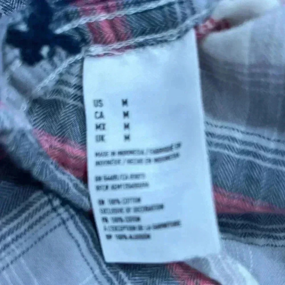 3 piece lot American Eagle boyfriend plaid cats eye snap up, denim vest & scarf - Picture 13 of 13